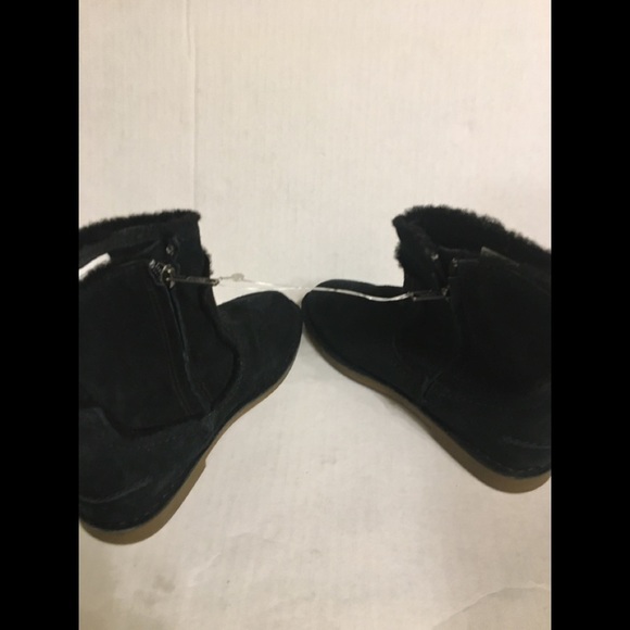 UGG Catica Black Ankle Boot - Picture 9 of 15